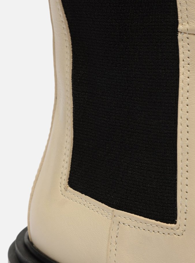 Bota Off-White Couro Cano Médio Tratorada Preta