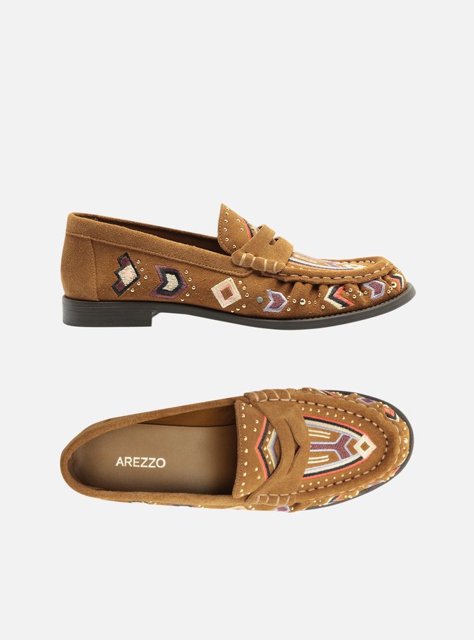 Mocassim Marrom Suede Bridão Metálico Bordado