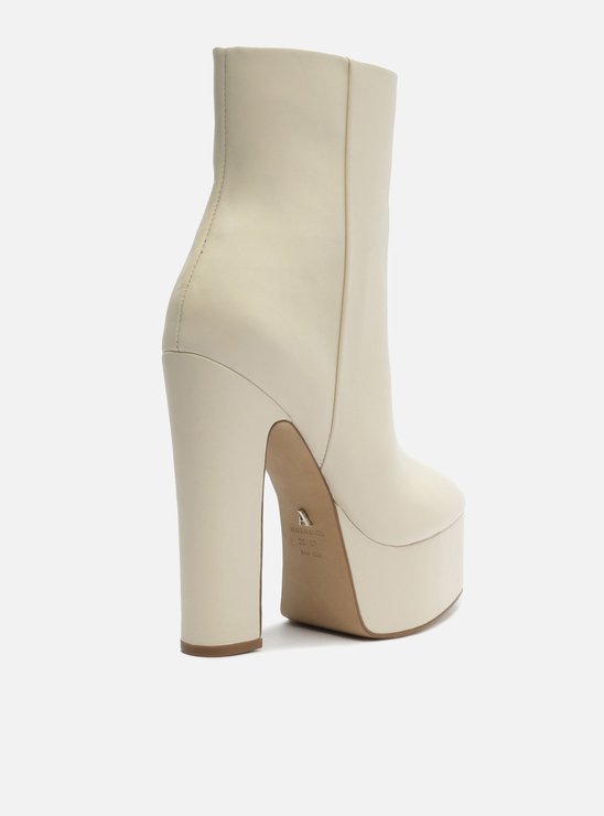 Bota Off-White Couro Cano Curto Meia Pata Madison