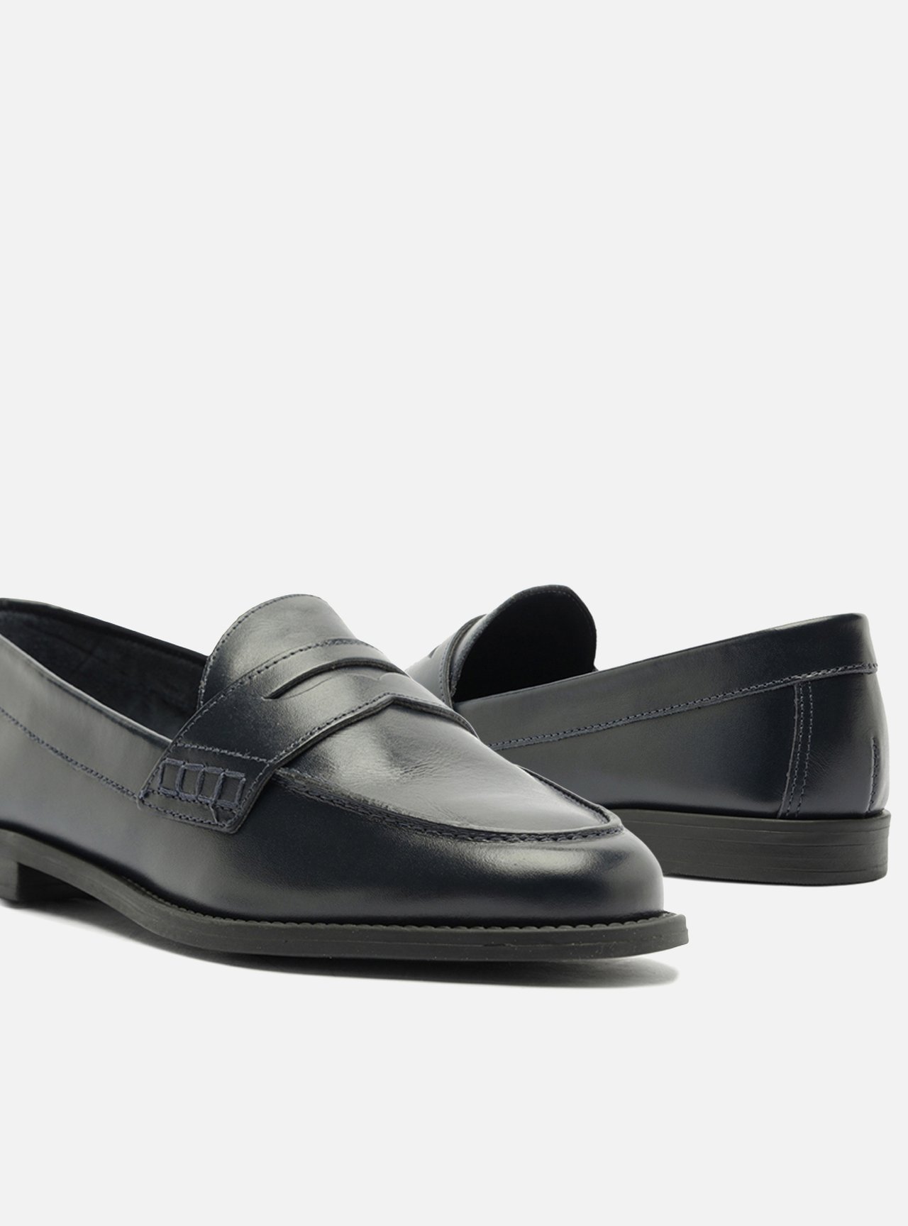 Mocassim Azul Marinho Couro Bico Redondo Tira Classic — foto 4