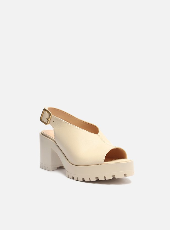 Sandália Off-White Couro Bloco Tratorada Fechada