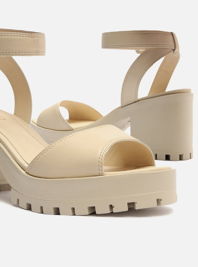 Sandália Off-White Couro Bloco Tratorada Tiras