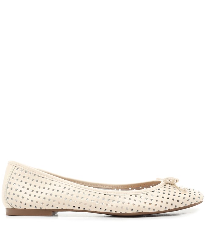 Sapatilha Off White Couro Furadinha