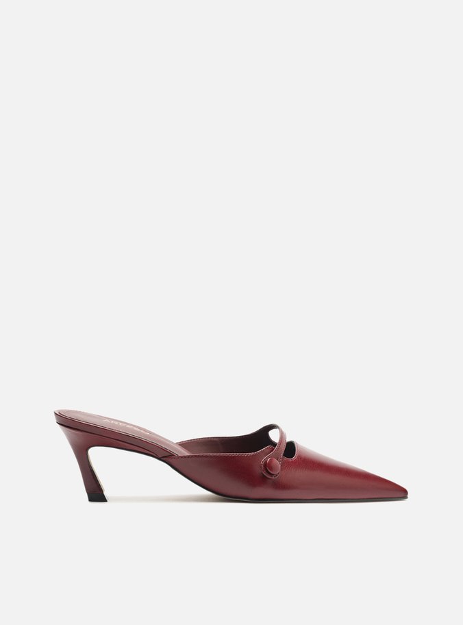 Mule Vermelho Couro Bico Fino Botão