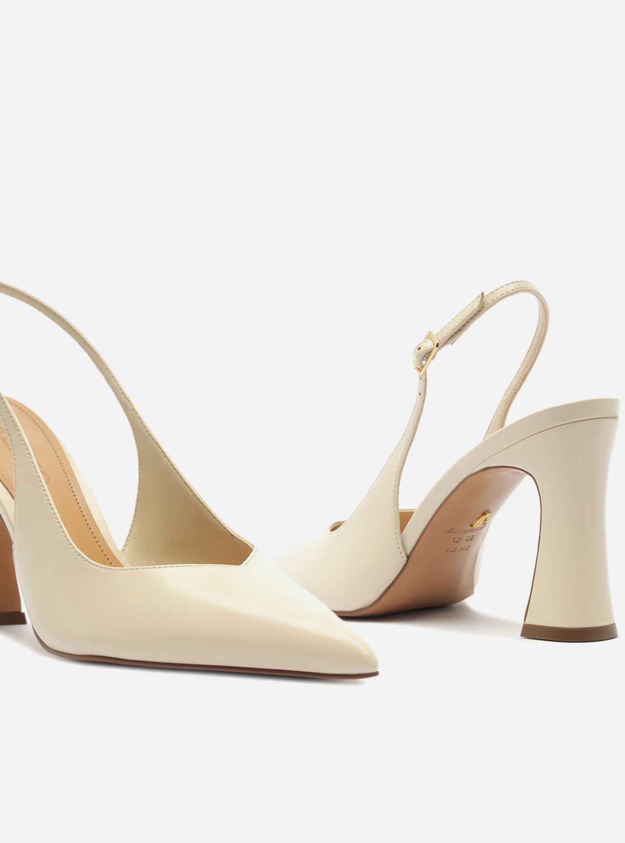 Scarpin Off White Couro Salto Alto Flare Slingback — foto 4