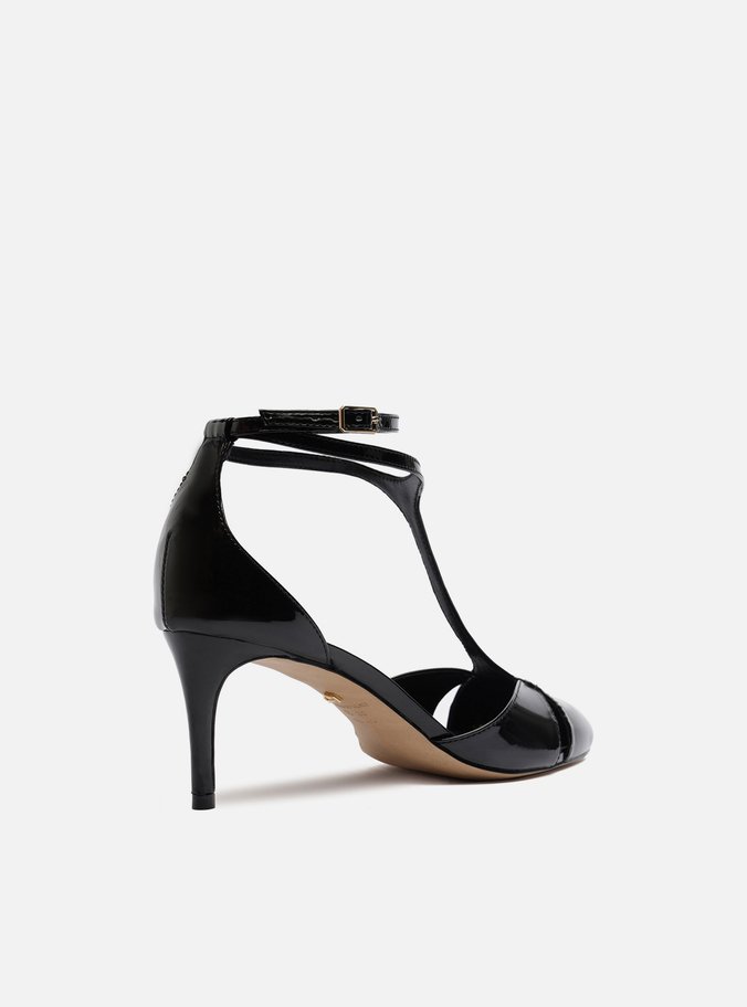 Scarpin Preto Verniz Salto Baixo Tira Recortes