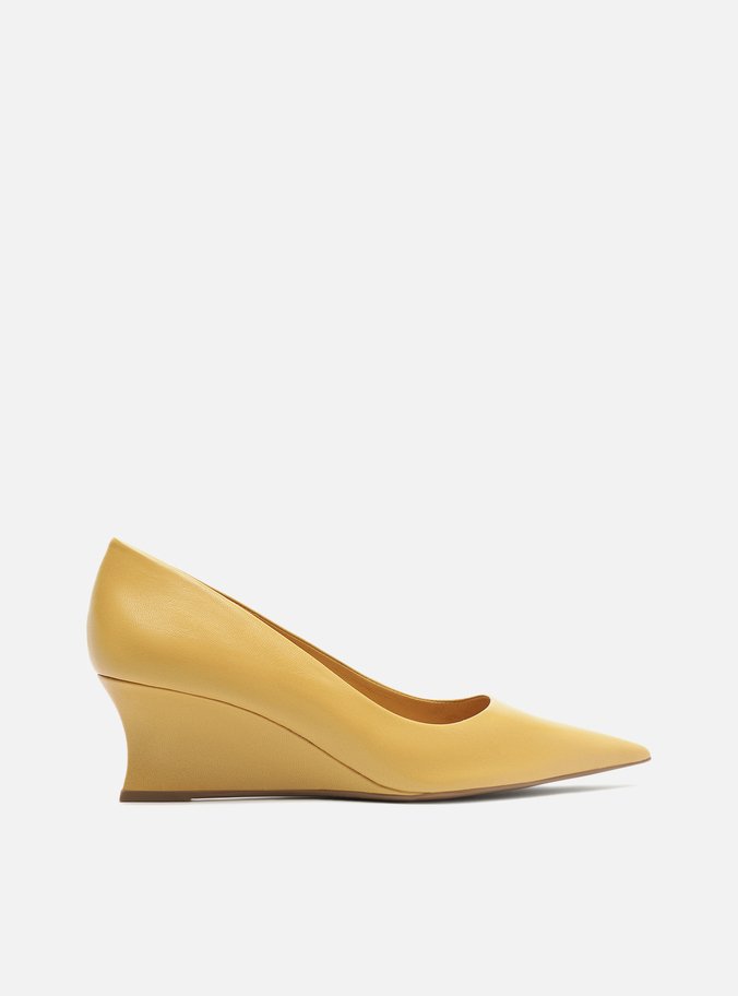 Scarpin Amarelo Couro Salto Baixo Anabela Bico Fino