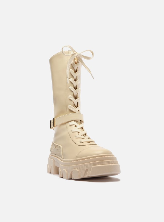 Coturno Off-White Cano Alto Tratorado