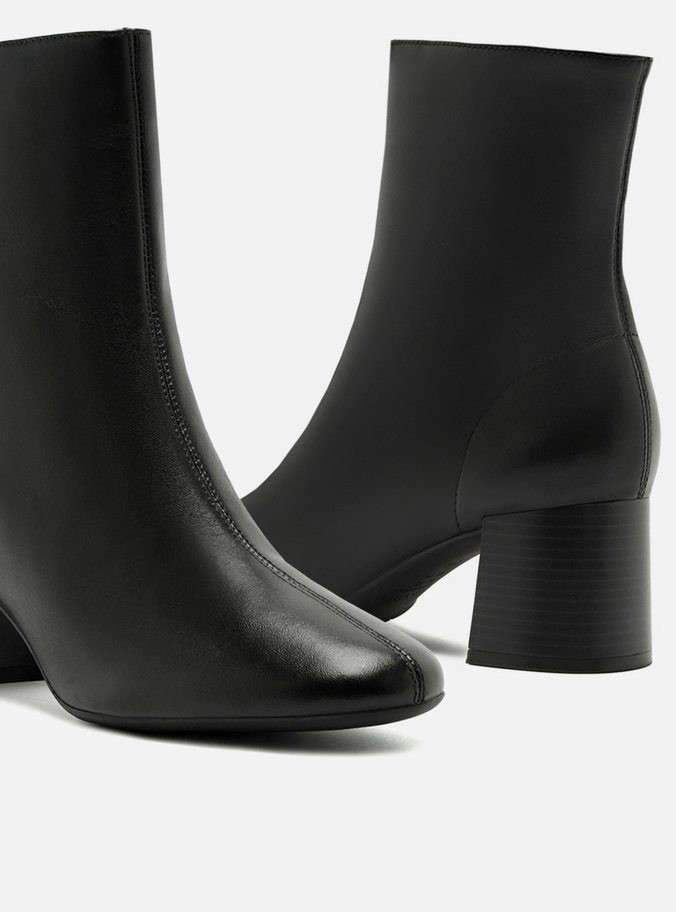 Bota Preta Couro Cano Curto Salto Médio Zíper