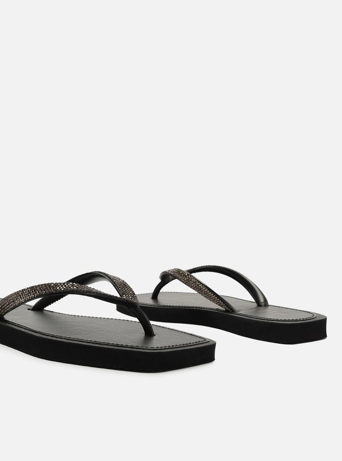 Chinelo de Dedo Preto Square Strass