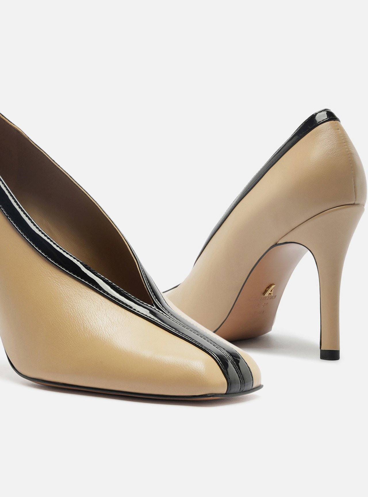 Scarpin Multicolorido Salto Fino Cap Toe — foto 4