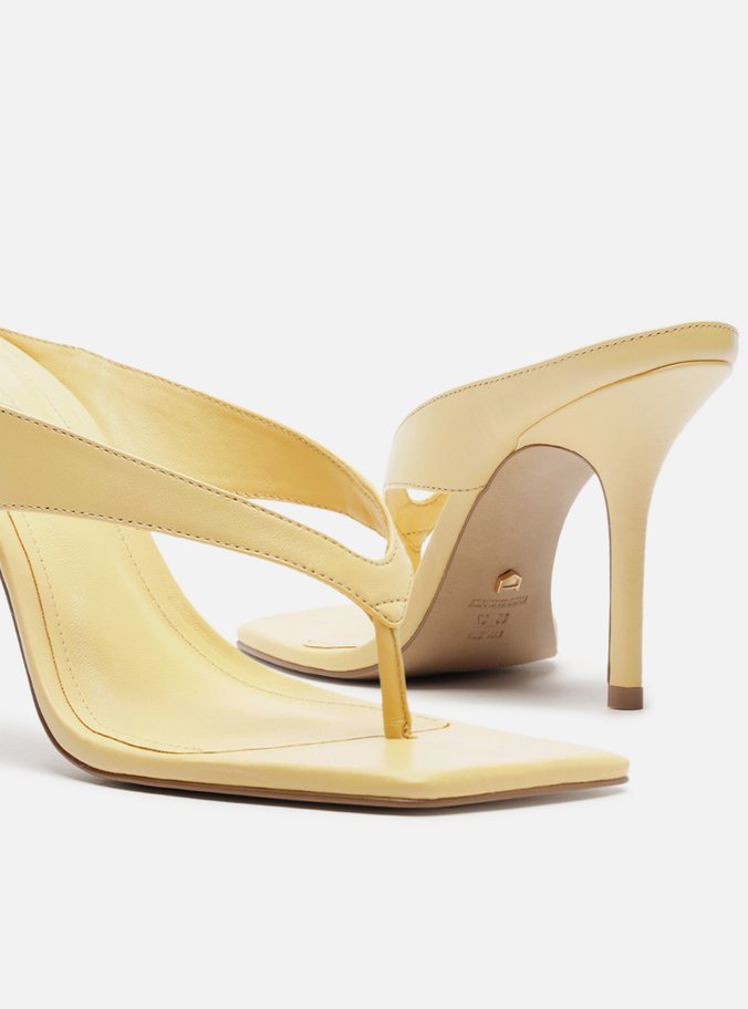 Tamanco Amarelo Couro Salto Alto Thong
