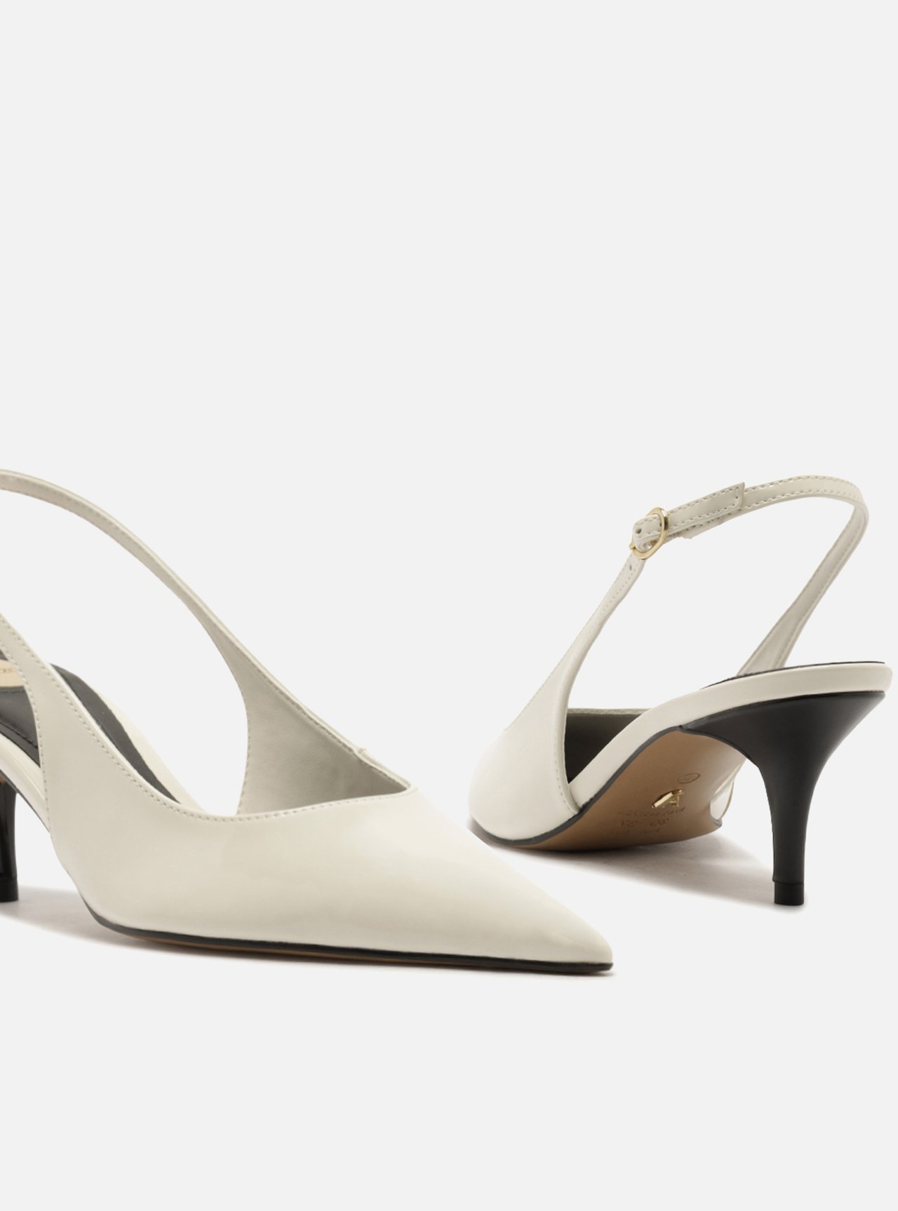 Scarpin Branca Salto Fino Slingback — foto 5