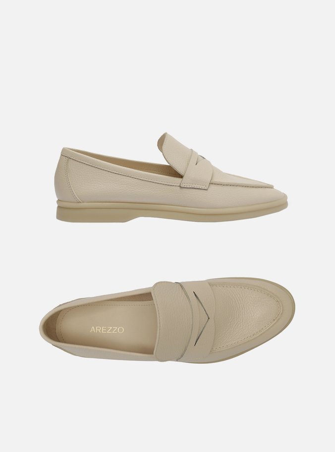 Mocassim Off-White Couro Bico Redondo Tira