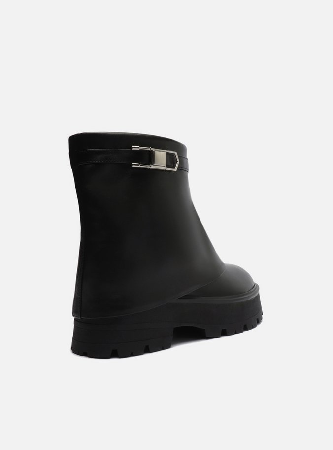 Bota Preta Couro Cano Médio Tratorada Polaina