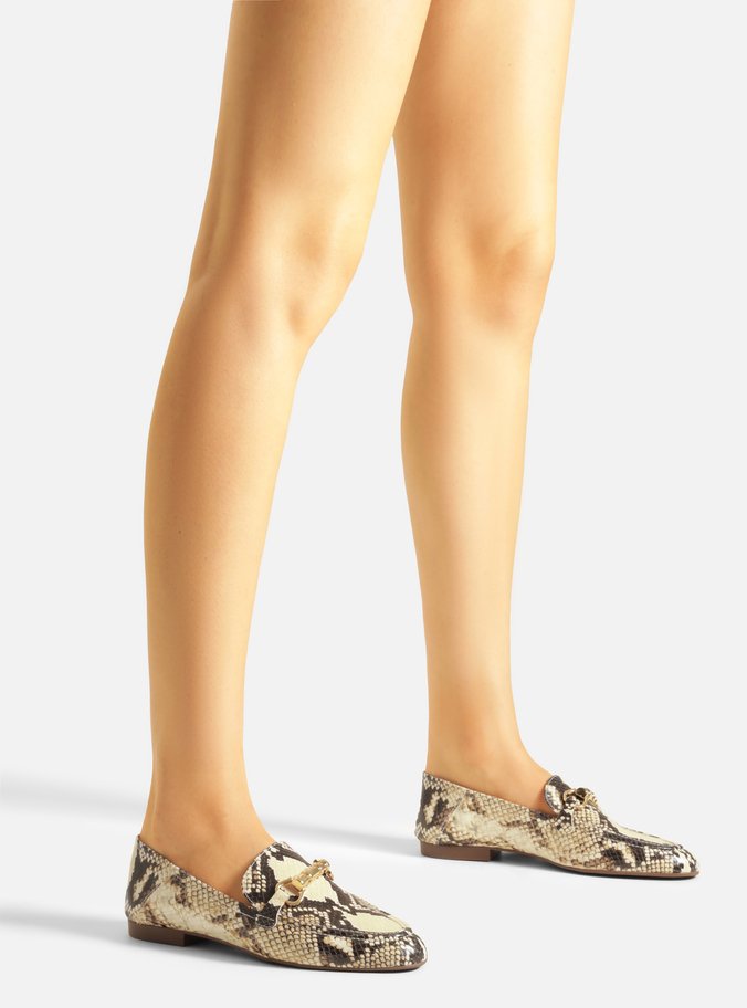 Mocassim Animal Print Aplicação Metálica