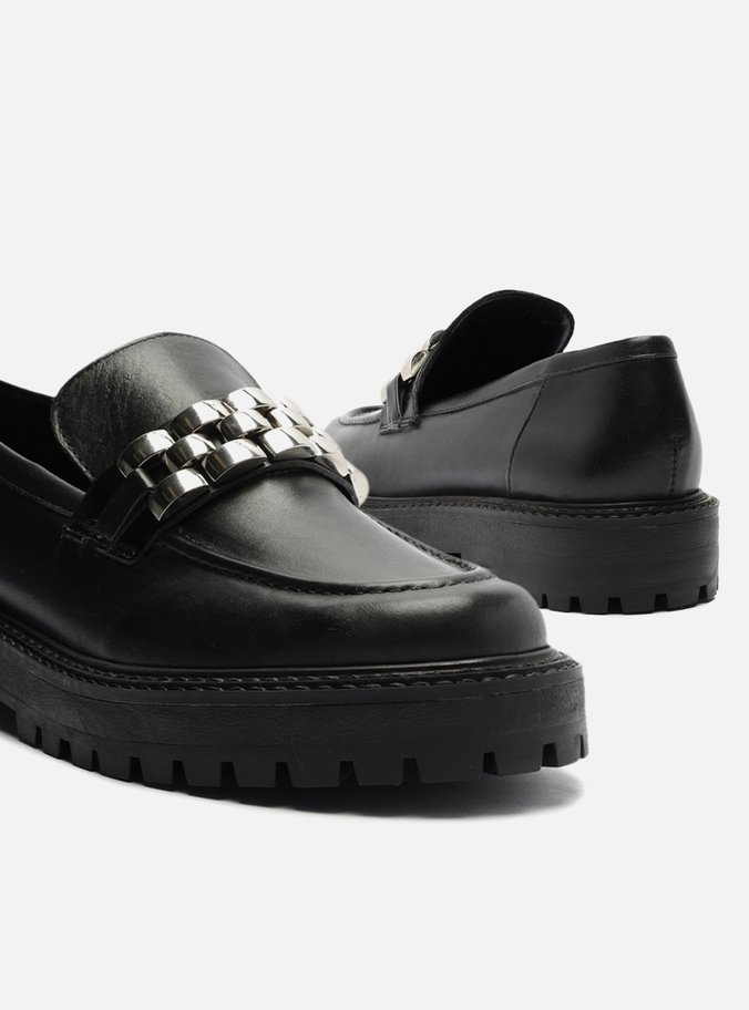 Mocassim Preto Couro Tratorado Metal