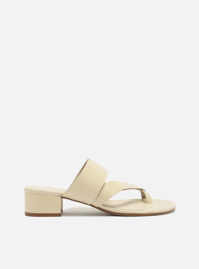 Sandália Off-White Couro Salto Baixo Tiras Cross