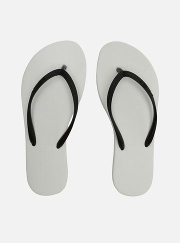 Chinelo de Dedo Branco Tiras Finas Preto