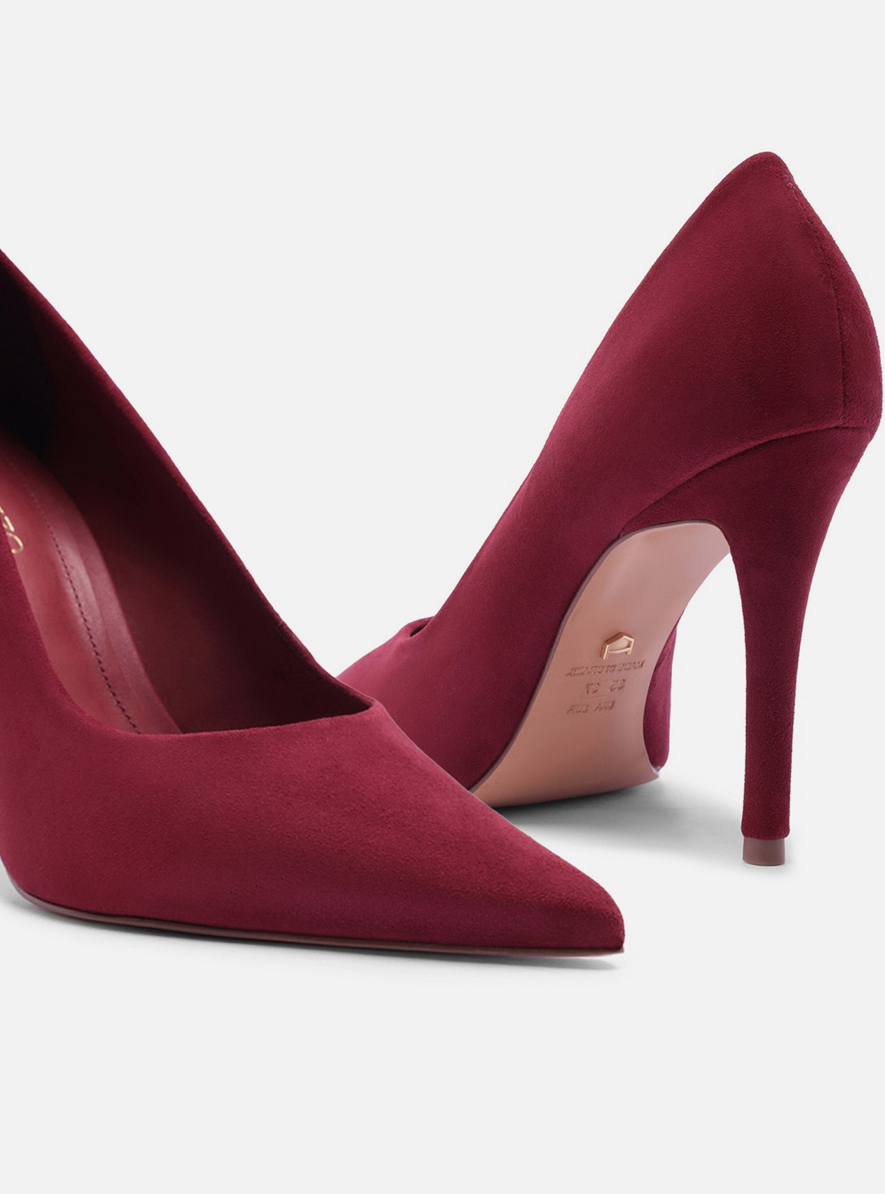 Scarpin Vermelho Acamurçado Salto Alto Fino — foto 4