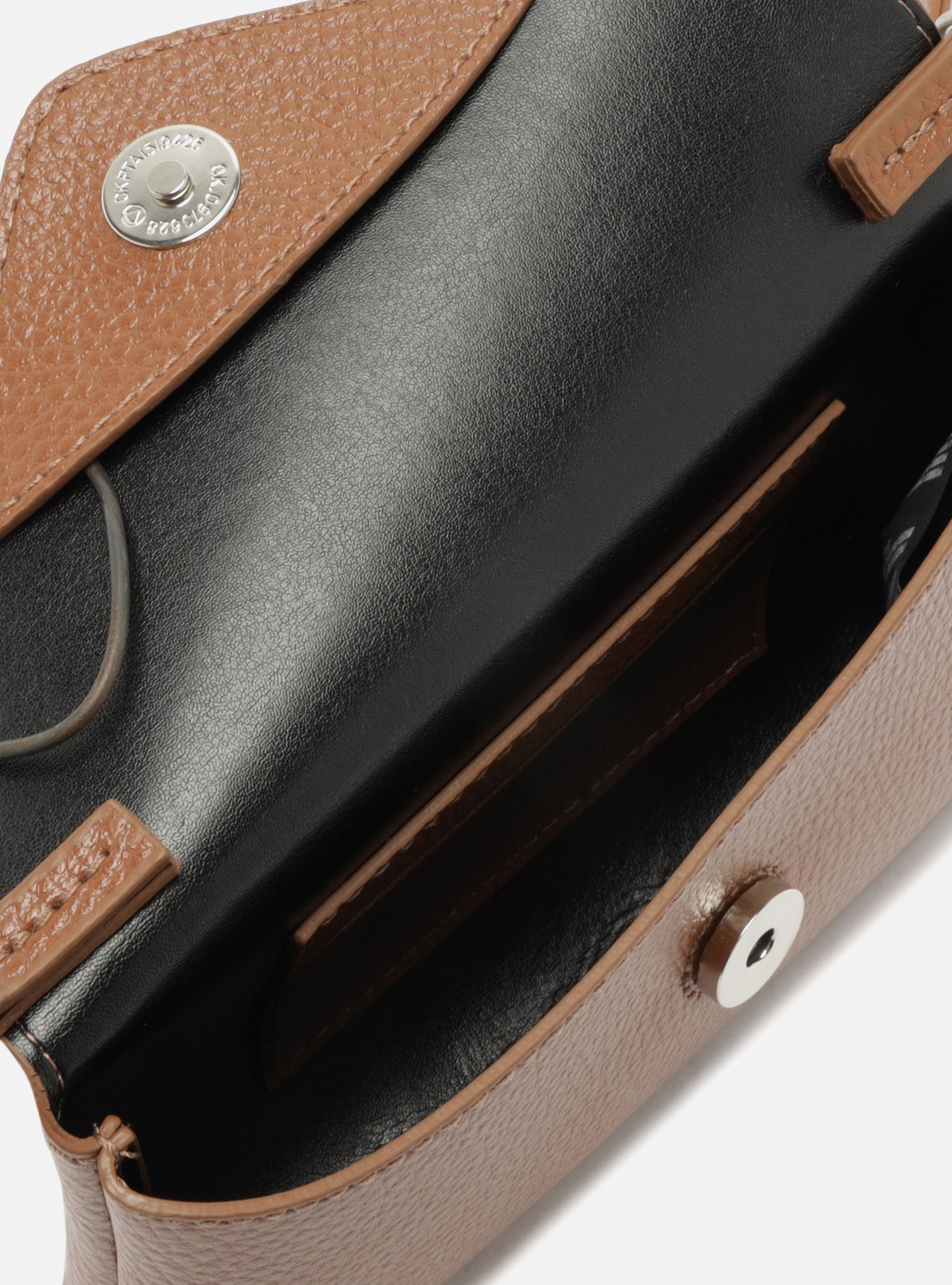 Bolsa Tiracolo Marrom Clara Giorno Pequena Envelope — foto 4