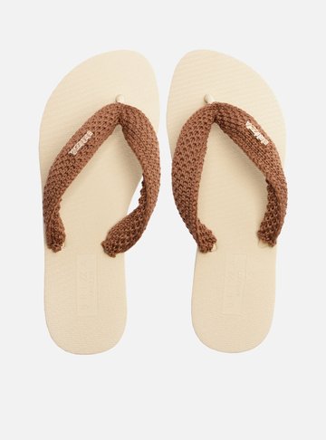 Chinelo de Dedo Marrom Essential Tiras Crochê