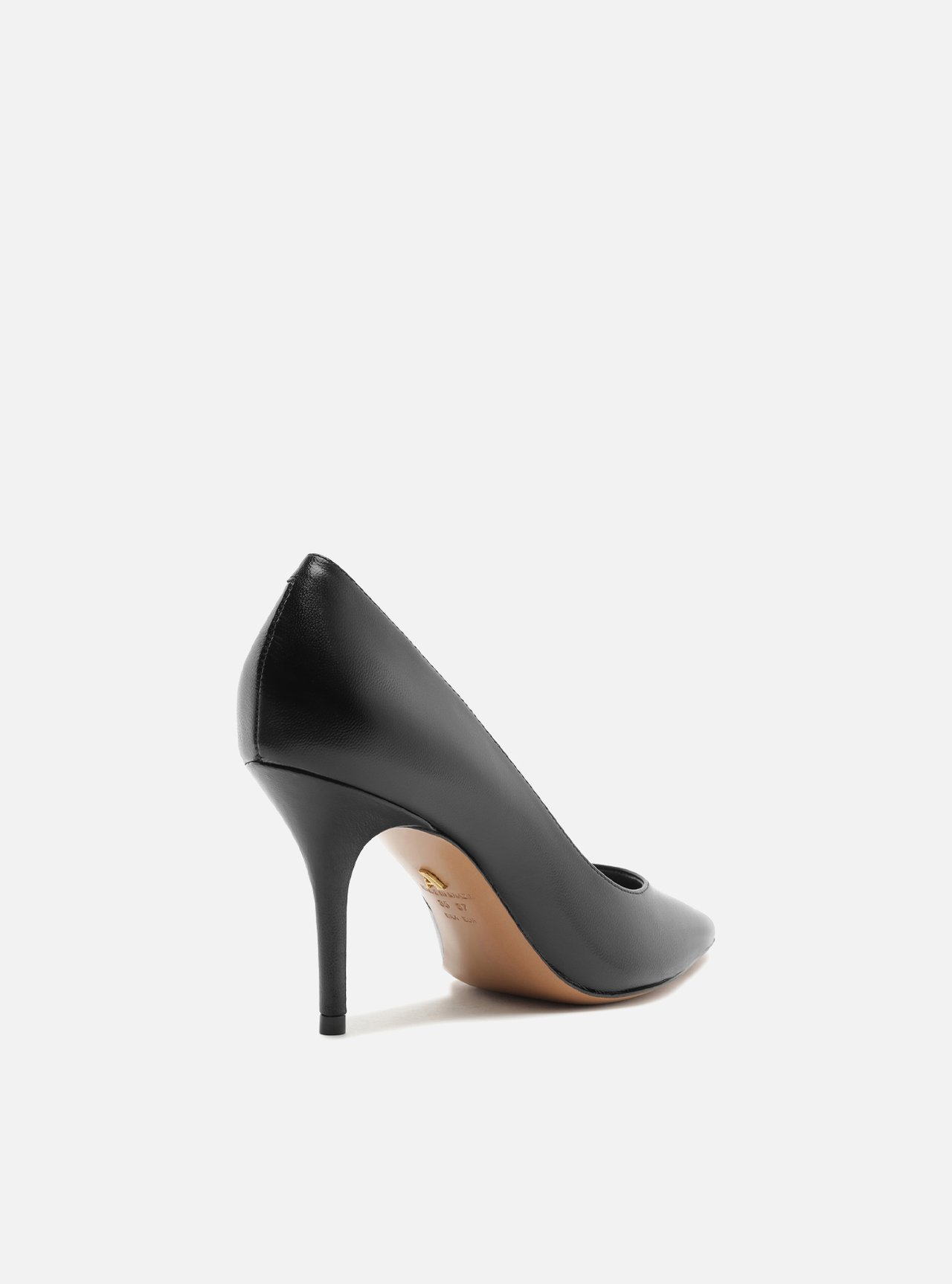 Scarpin Preto Couro Salto Fino Essencial 85 — foto 3