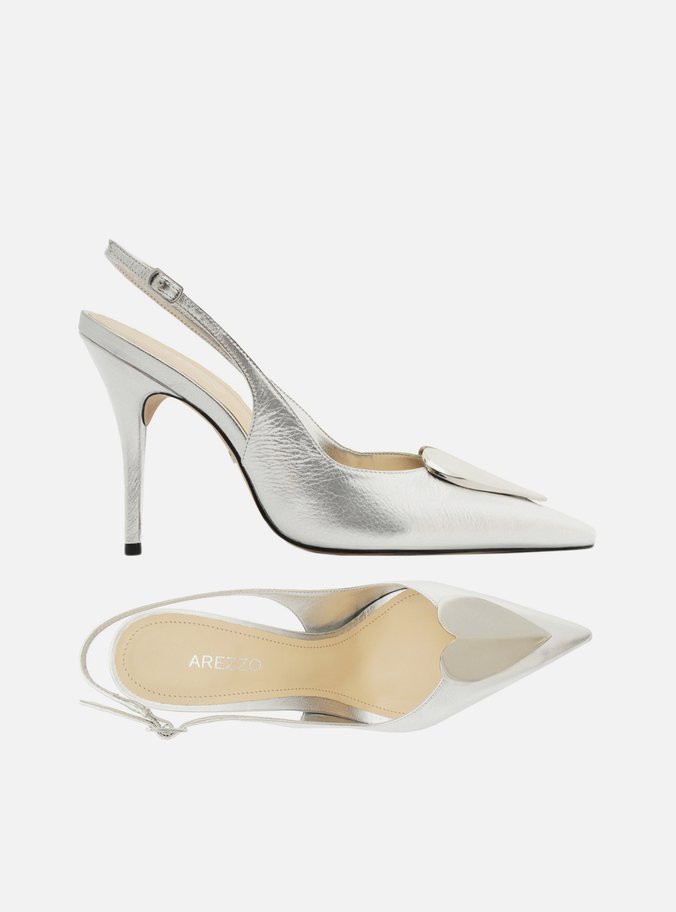 Scarpin Prata Couro Slingback Coração Metal