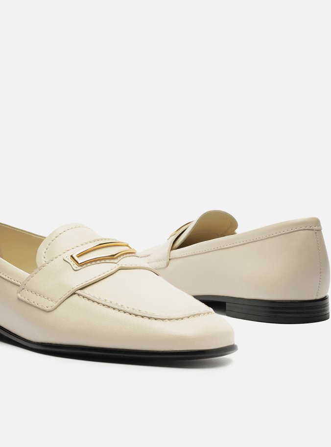 Mocassim Branco Couro Tira Metal