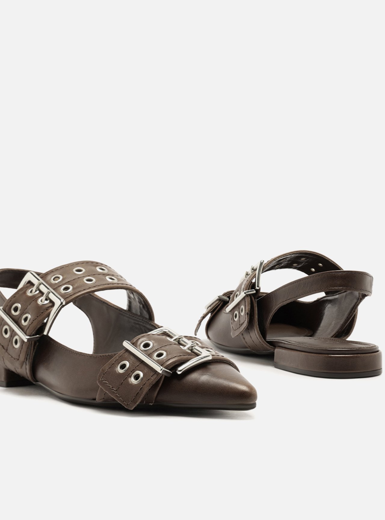 Sapatilha Marrom Couro Bico Fino Metais Slingback — foto 4