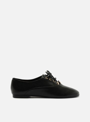 Arezzo — Mocassim Preto Fechado Amarração