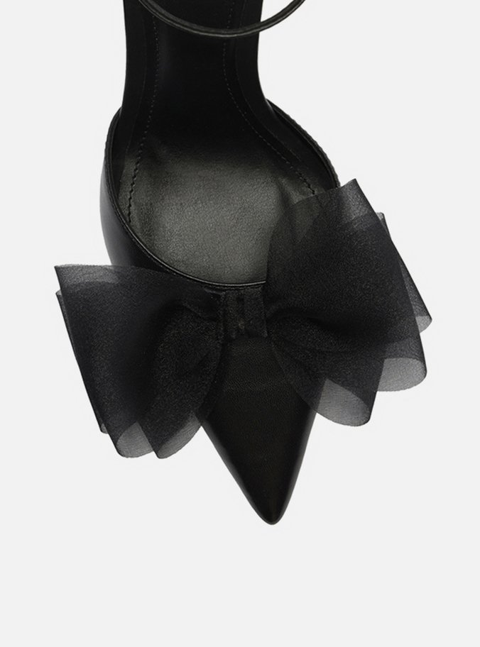 Scarpin Preto Couro Salto Fino Taça Laço