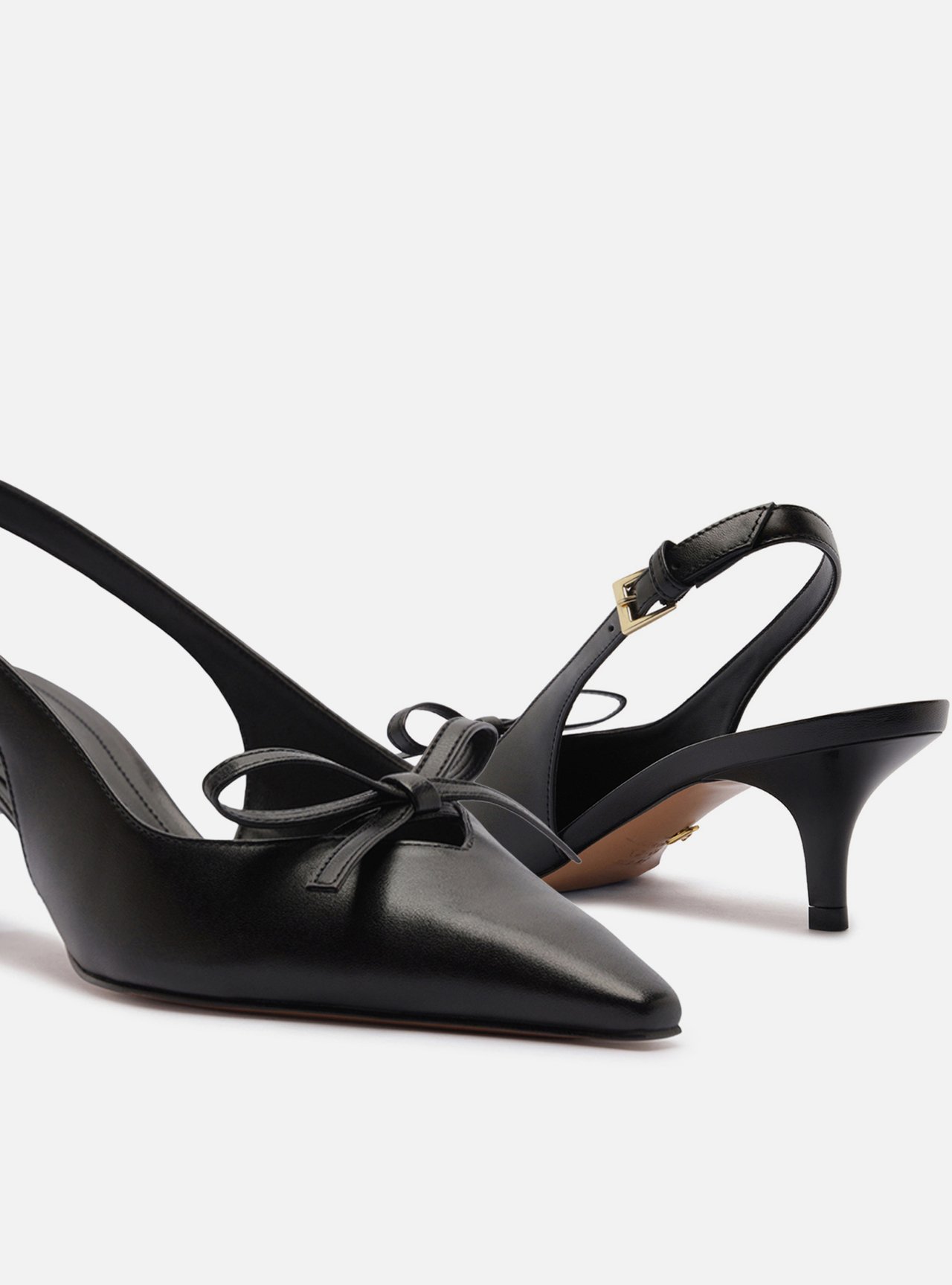 Scarpin Preto Couro Salto Fino Slingback Laço — foto 4