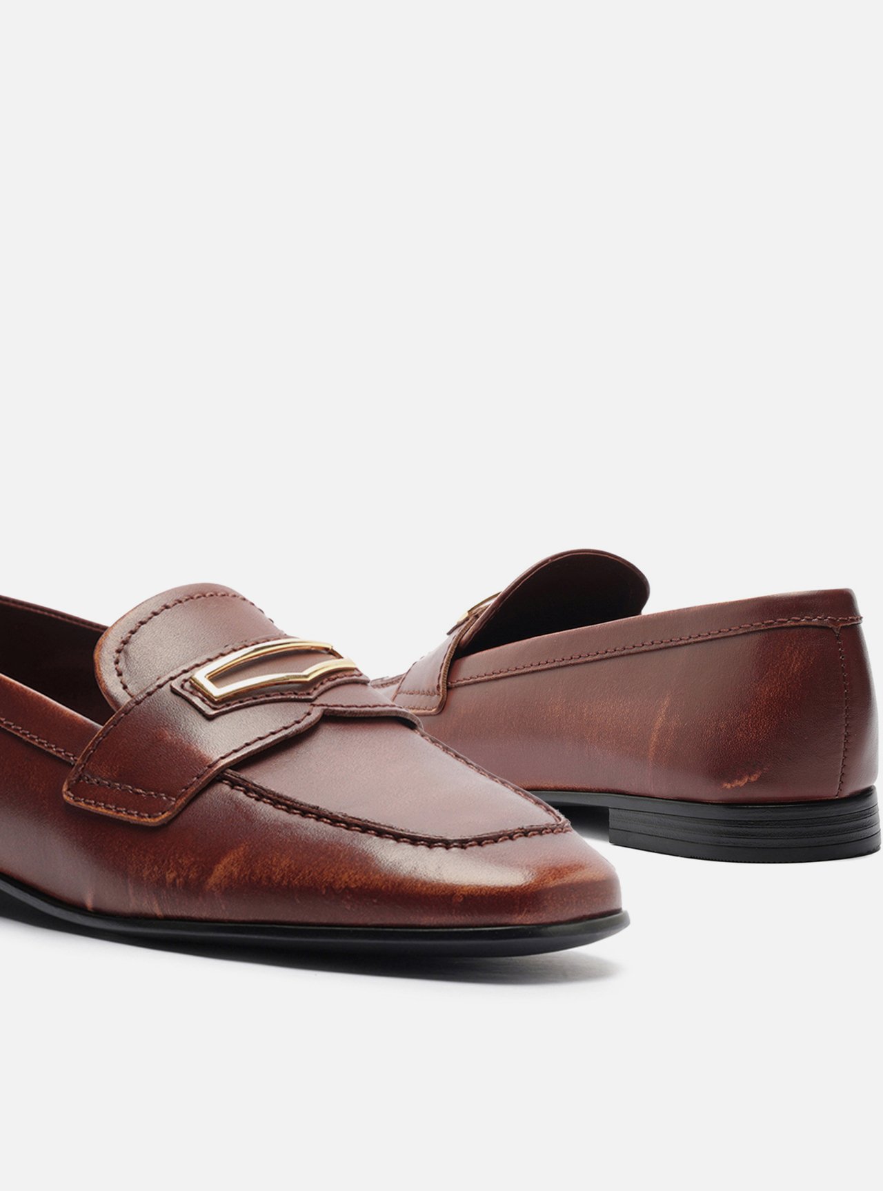 Mocassim Marrom Couro Tira Metal — foto 4