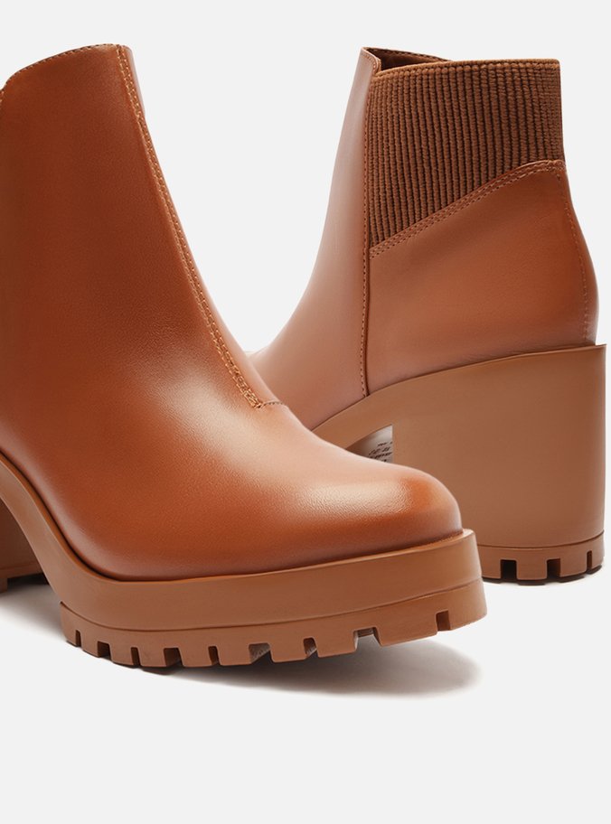 Bota Caramelo Couro Salto Médio Tratorada Zíper