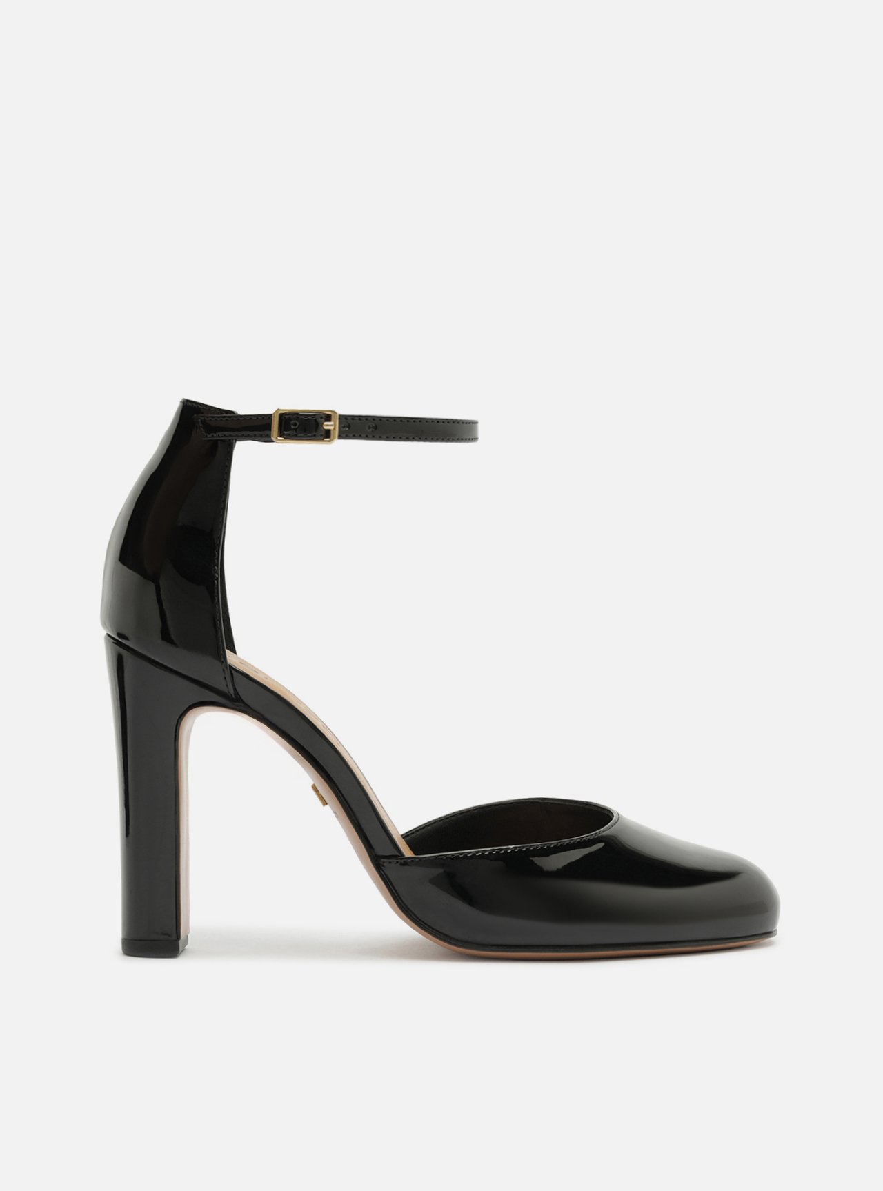 Scarpin Preto Verniz Salto Bloco Fivela — foto 1