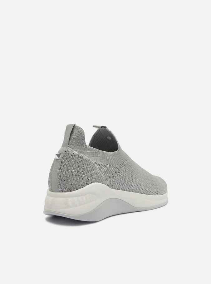 Tênis Slip On Prata Knit Bico Redondo Básico