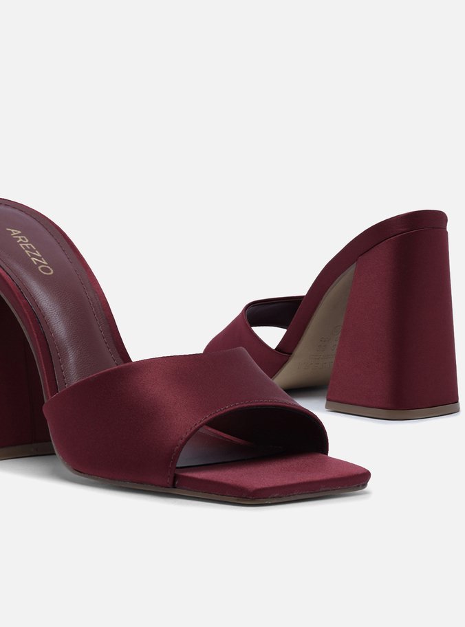 Mule Vermelho Cetim Salto Alto Bloco