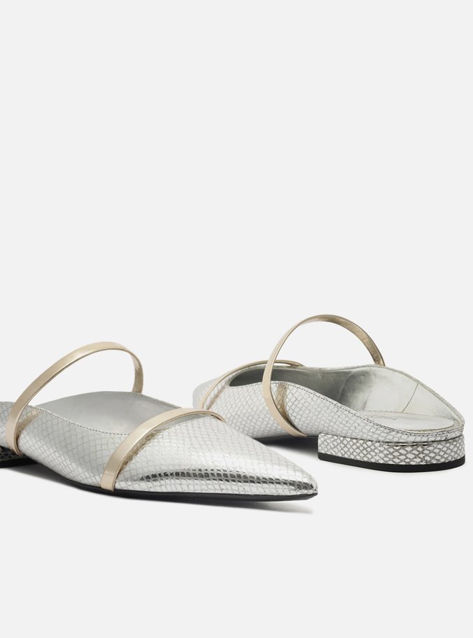 Mule Prateada Skin Bico Fino Tiras