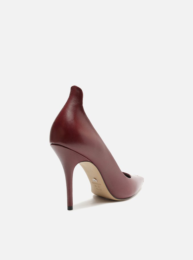Scarpin Vermelho Couro Salto Fino Cap Toe Metal