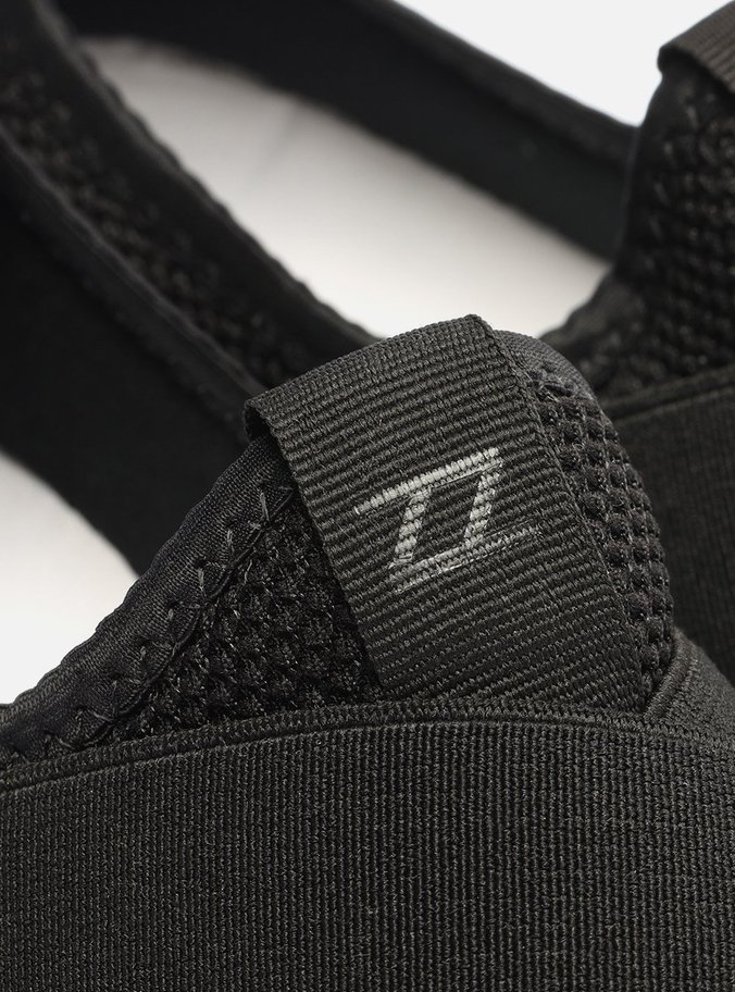 Tênis Slip On Preto Tecido Elásticos