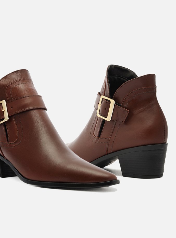 Bota Marrom Escuro Couro Cano Curto Bico Fino Fivela