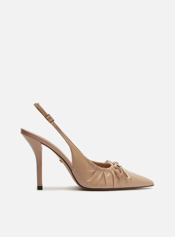 Scarpin Nude Bico Fino Laço