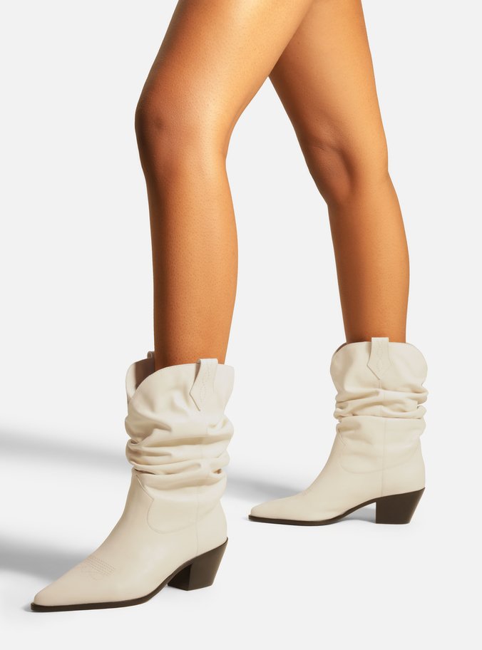 Bota Branca Couro Cano Curto Franzido Western