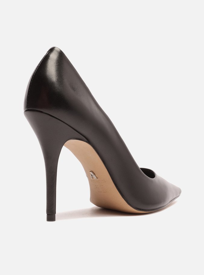 Scarpin Preto Couro Salto Alto Bico Fino Gigi