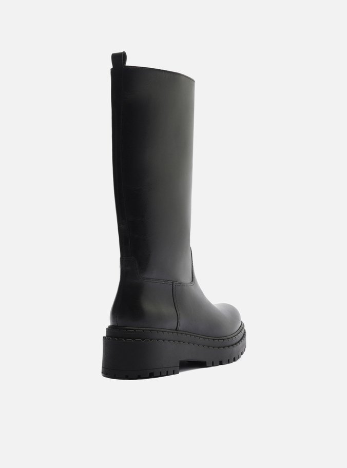 Bota Preta Couro Cano Médio Tratorada Lisa