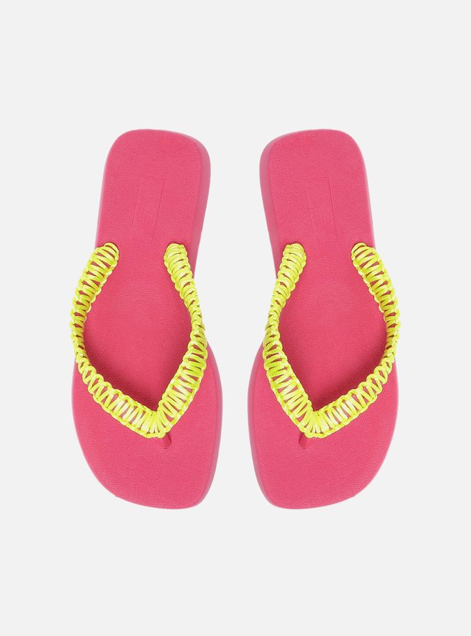 Chinelo de Dedo Rosa Macramê Artesanal Brizza Fun