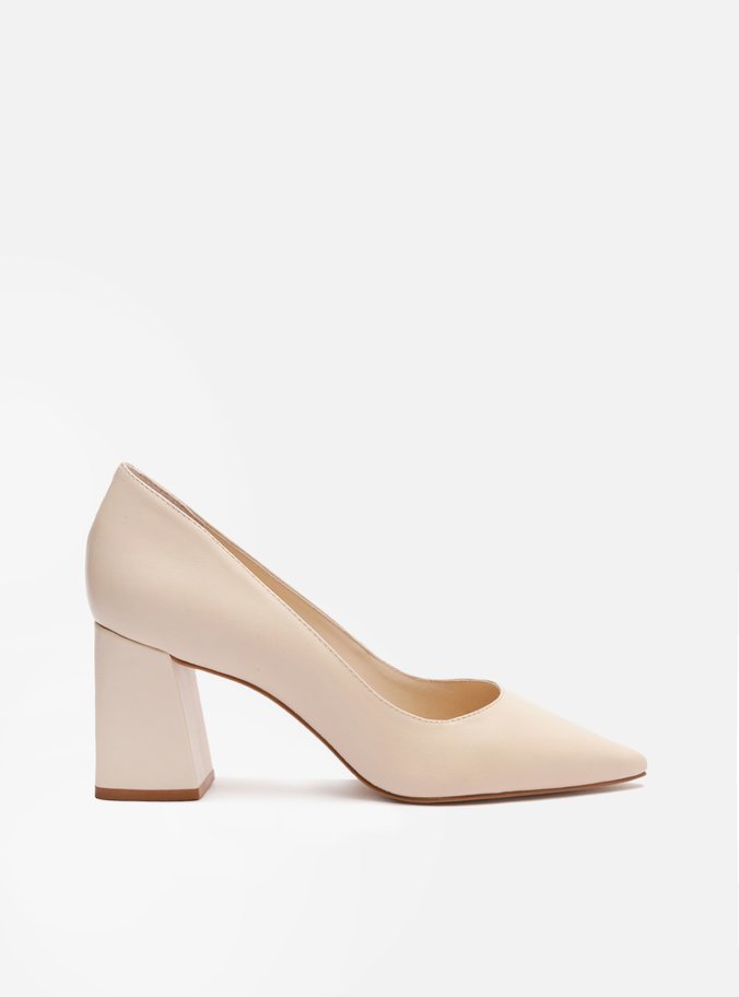 Scarpin Off-White Couro Bico Fino Básico City