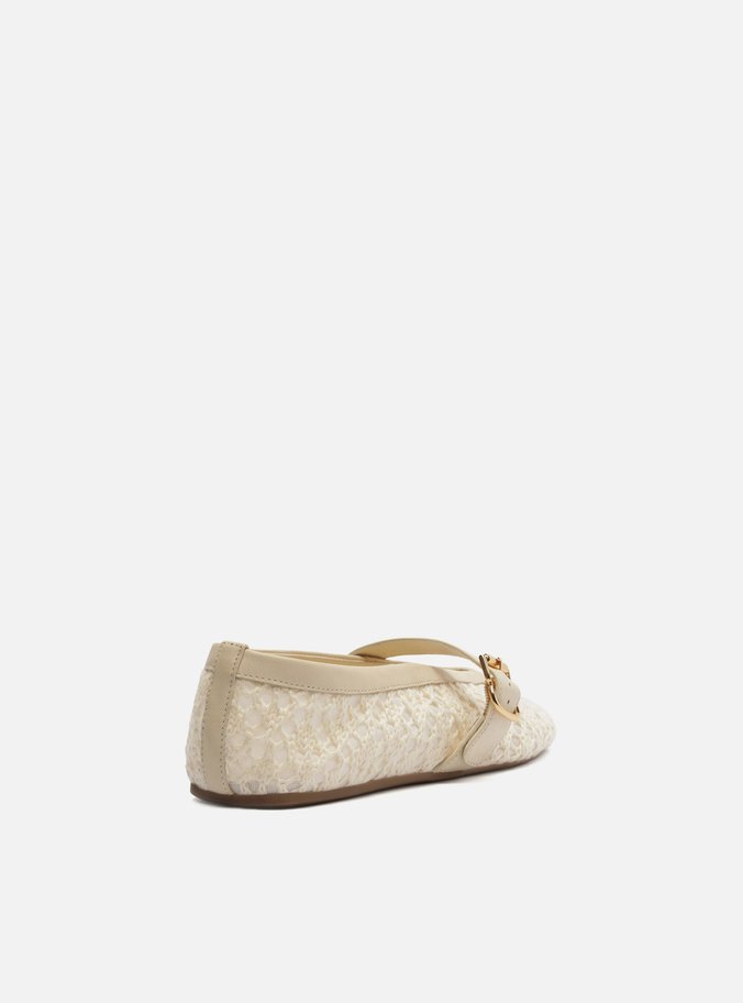 Sapatilha Bordada Off-White Fivela