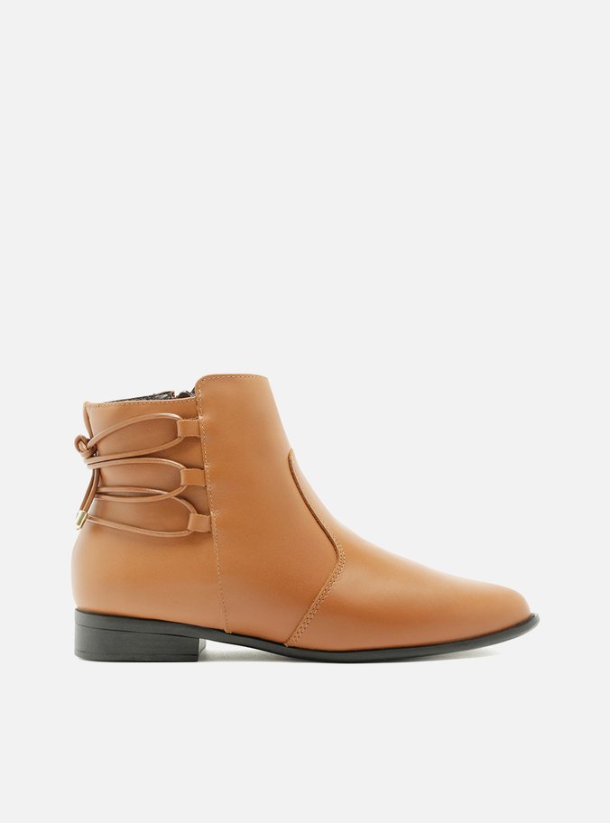 Bota Marrom Couro Cano Curto Tira Transpassada